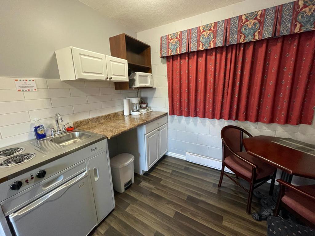 Fauquier Arrow Lake Motel المظهر الخارجي الصورة